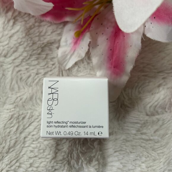 NARS skin - light reflecting moisturizer, 14 mL - Picture 5 of 9
